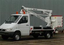 Nacele cu braț articulat montate pe trailer Bumar PMB 100 E