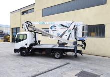 Nacele cu braț articulat montate pe trailer Oil & Steel Snake 189 City