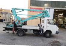 Nacele cu braț articulat montate pe trailer Oil & Steel Snake 198