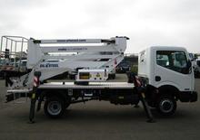 Nacele cu braț articulat montate pe trailer Oil & Steel Snake 2010 Compact RE
