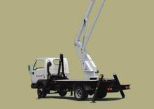 Nacele cu braț articulat montate pe trailer CMC TB 200