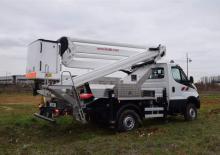 Nacele cu braț articulat montate pe trailer Klubb VAT 72 NE