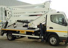 Nacele cu braț articulat montate pe trailer Klubb VAT 82 NE