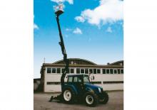 Nacele cu braț articulat montate pe camion Comet X Tractor 