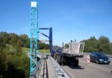 Nacele cu braț articulat montate pe camion Moog MBI 140-1,4/S