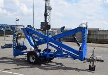 Nacele cu braț articulat montate pe camion UpRight TL 49