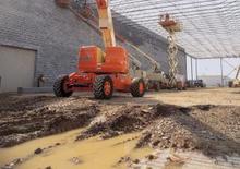Nacele cu braț articulat pe roți JLG 800AJ