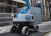 Nacele cu braț articulat pe roți Genie Z-45 FE