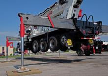 Nacele telescopice montate pe camion Elliott Equipment E160 E-Line