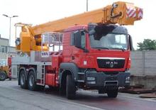 Nacele telescopice montate pe camion Multitel J 340.600