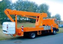 Nacele telescopice montate pe camion Bison-Palfinger TKA 22/185