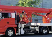 Nacele telescopice montate pe camion Palfinger WT 370