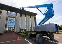 Nacele telescopice pe roți Genie S-60 FE