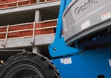 Nacele telescopice pe roți Genie S-80