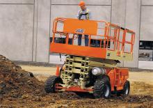 Platforme de ridicare de tip foarfecă pe roți JLG 260MRTA