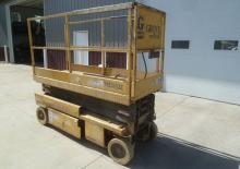Platforme de ridicare de tip foarfecă pe roți Grove-Manlift SM 2632 E
