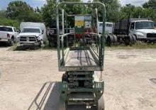 Platforme de ridicare de tip foarfecă pe roți Condor V 1833 XL