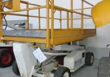 Platforme de ridicare de tip foarfecă pe roți Genie TKD V 2470 RT