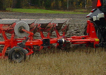 Pluguri Kuhn Multi-Master 122 T 4