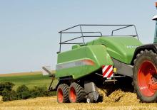 Prese de balotat pătrate + Prese de boltat de densitate mare Fendt 990 NT