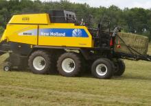 Prese de balotat pătrate + Prese de boltat de densitate mare New Holland BB 940 PC