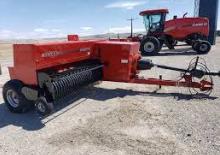 Prese de balotat pătrate + Prese de boltat de densitate mare Case IH SB 541C