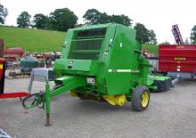 Prese de balotat rotunde John Deere 545
