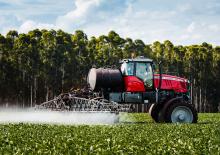 Pulverizatoare de câmp cu autopropulsie Massey Ferguson MF 535R
