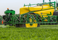 Pulverizatoare de câmp tractate John Deere M952i