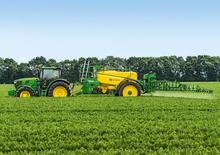 Pulverizatoare de câmp tractate John Deere M962