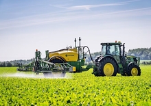 Pulverizatoare de câmp tractate John Deere R732i