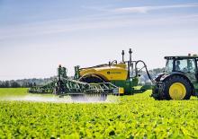 Pulverizatoare de câmp tractate John Deere R732i 