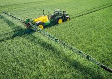 Pulverizatoare de câmp tractate John Deere R732i