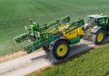 Pulverizatoare de câmp tractate John Deere R740i