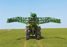 Pulverizatoare de câmp tractate John Deere R944i