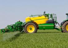 Pulverizatoare de câmp tractate John Deere R962i