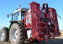 Pulverizatoare de câmp tractate Unia Rex 1218 XL