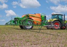 Pulverizatoare de câmp tractate Amazone UX 4200 Super (30/15)