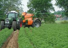 Pulverizatoare de câmp tractate Amazone UX 5200 Super (21)
