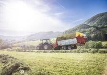 Remorci cu tocător pentru siloz Pöttinger Boss 3210 DB Master