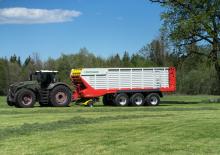 Remorci cu tocător pentru siloz Pöttinger Jumbo 7540