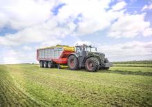 Remorci cu tocător pentru siloz Pöttinger Jumbo 8540