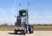 Șasiuri rigide Freightliner 122SD 70 XT  Mid Roof Detroit DD15