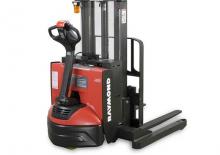 Stackere (transpaleți) mobile RAYMOND 6210