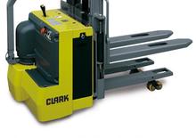 Stackere (transpaleți) mobile Clark CPSi 15