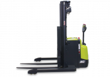 Stackere (transpaleți) mobile Clark SSX 18