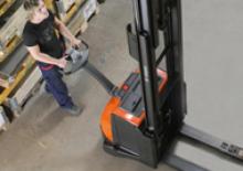 Stackere (transpaleți) mobile BT SWE 120 XR