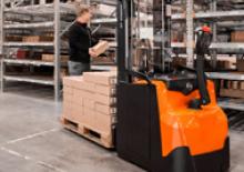 Stackere (transpaleți) mobile BT SWE 140 S