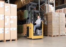 Stackere (transpaleți) cu operare la mică înălțime Caterpillar NSS20N2