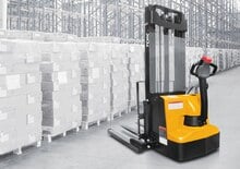 Stackere (transpaleți) mobile TCM STW12T-B